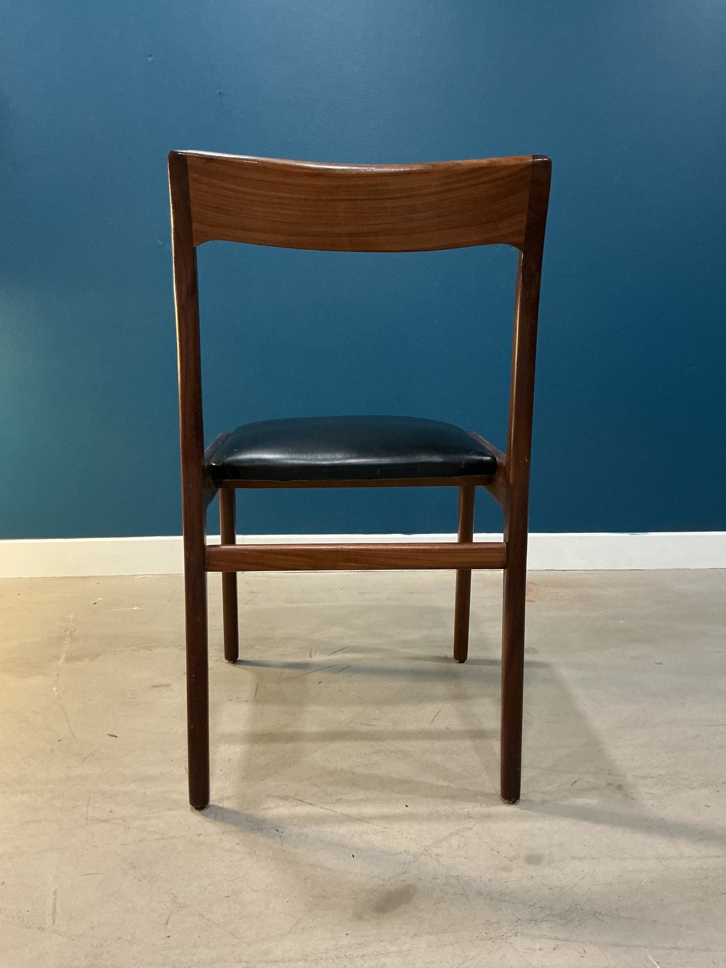 6 chaises scandinaves