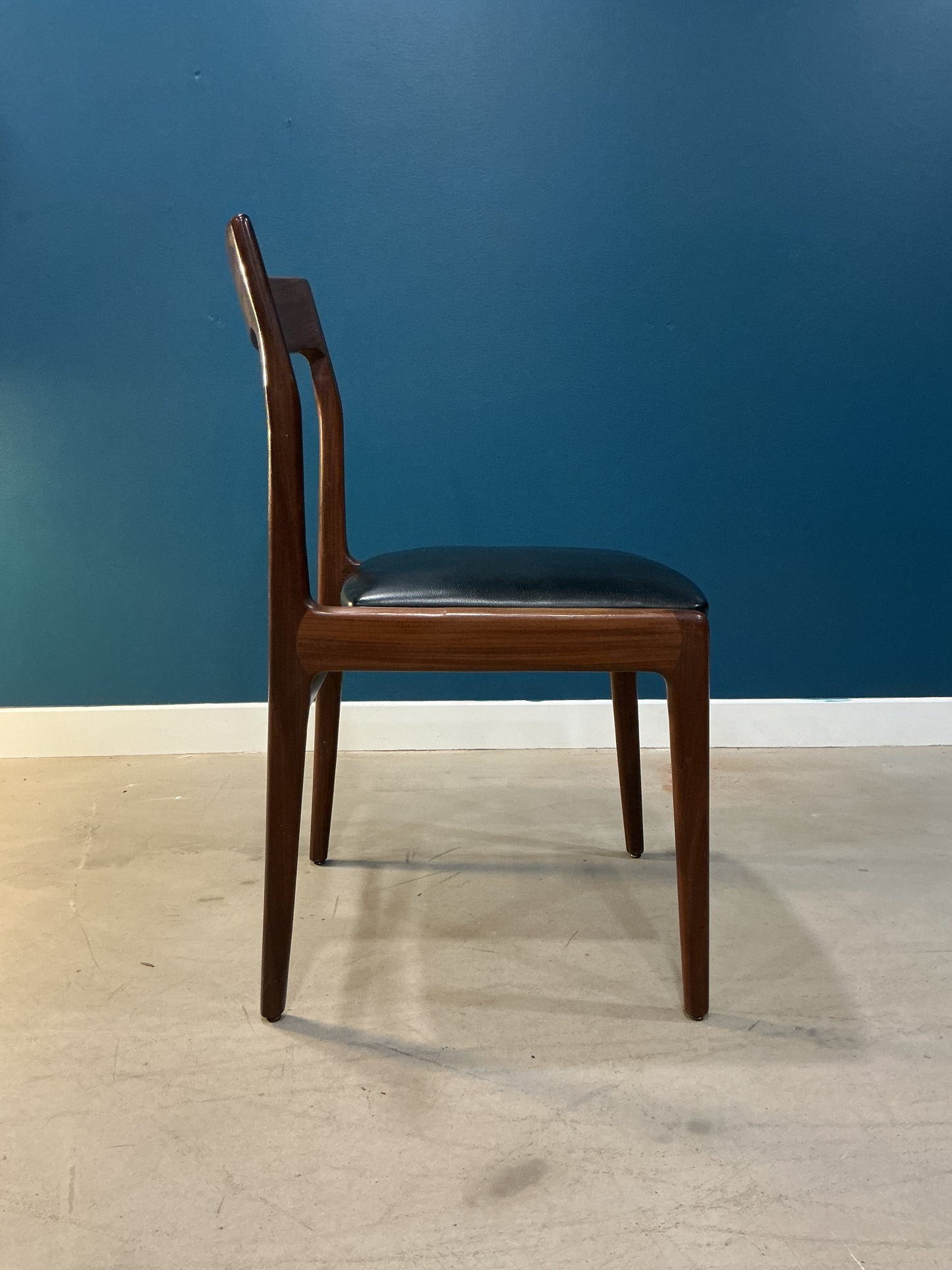 6 chaises scandinaves