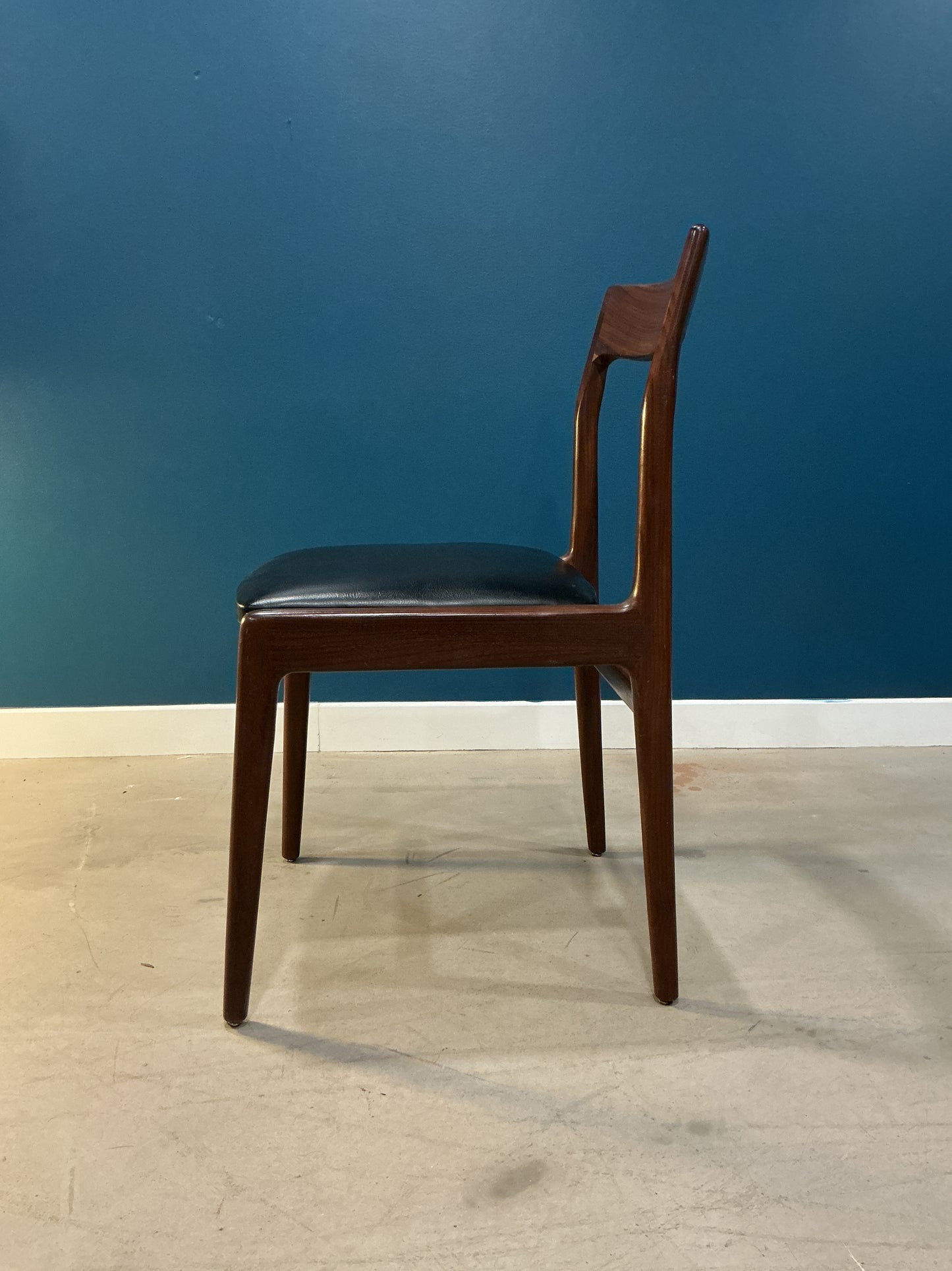 6 chaises scandinaves