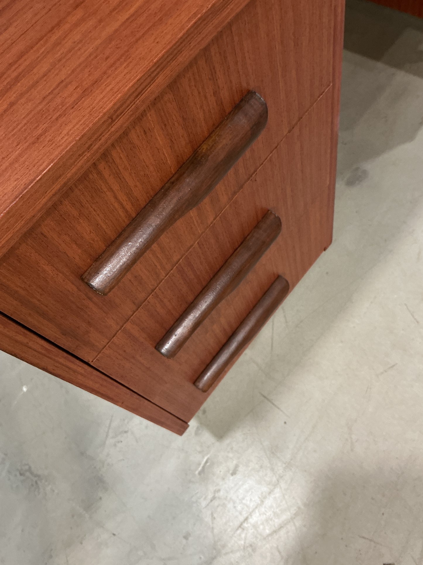 Bureau scandinave en teck