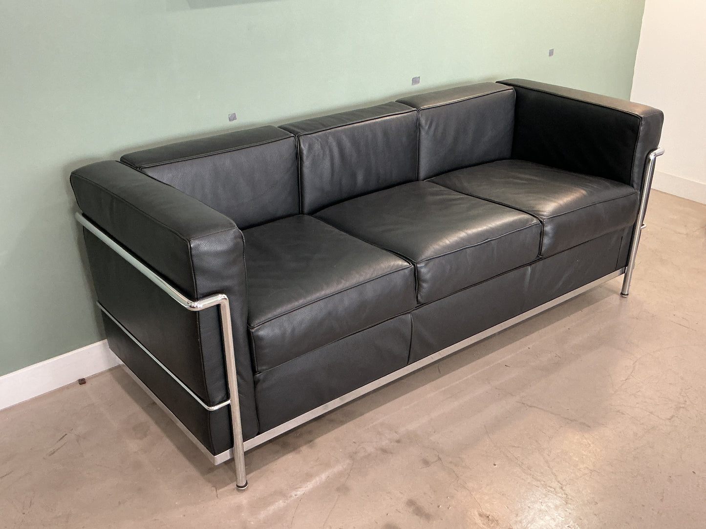 Ensemble canapé et fauteuils lecorbusier LC2