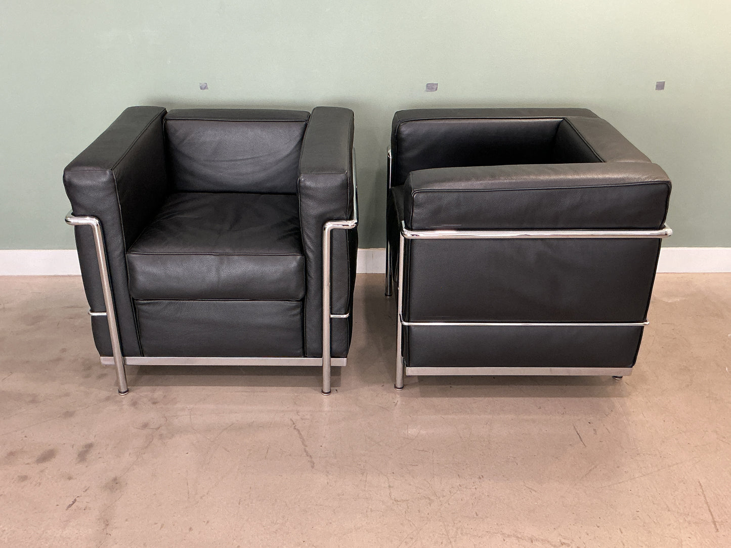 Ensemble canapé et fauteuils lecorbusier LC2