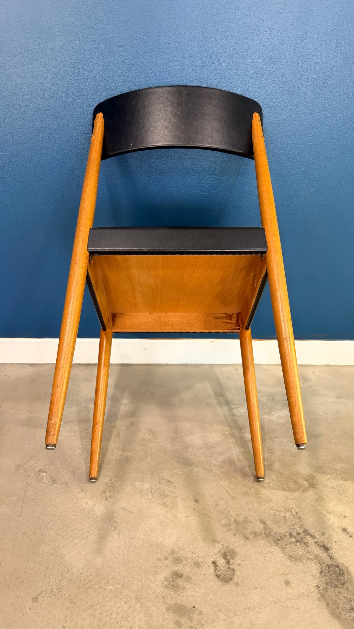 4 chaises scandinaves