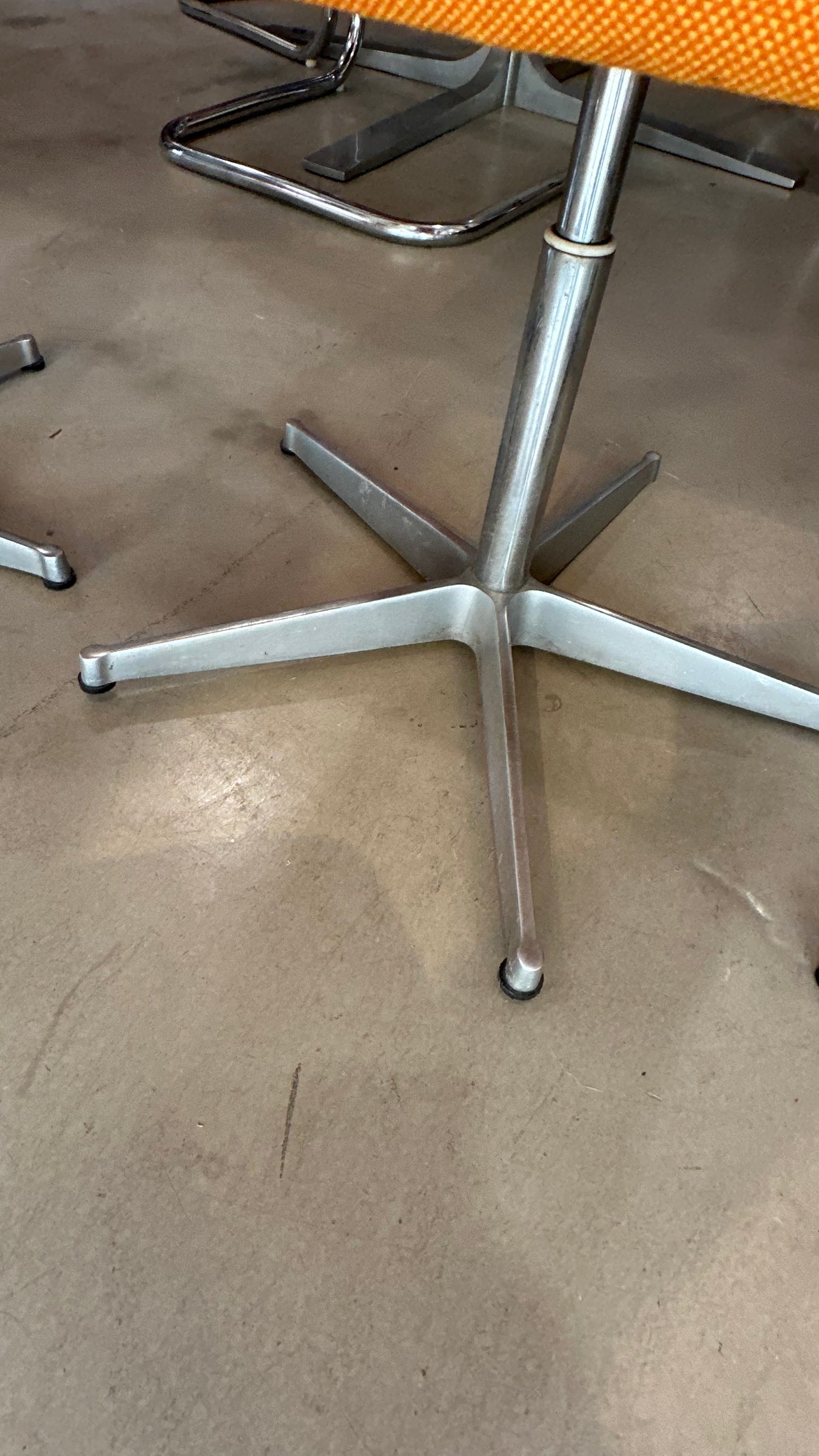 6 chaises Oxford de Jacobsen