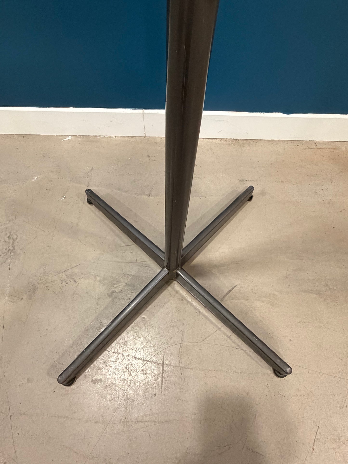 Porte manteau perroquet